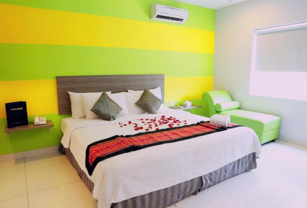 My Hotel Jakarta Room photo